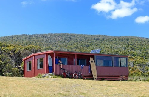 South Bruny House | Cloudy Bay Cabin ~ secluded in paradise!