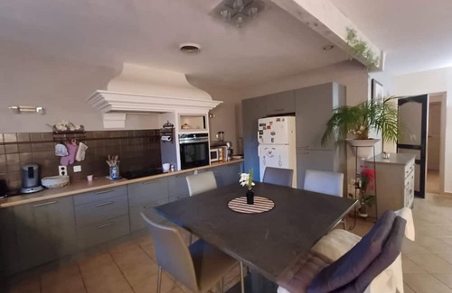 Six-Fours-les-Plages House | Quiet house in the pines close to the sea, forest and essential shops.