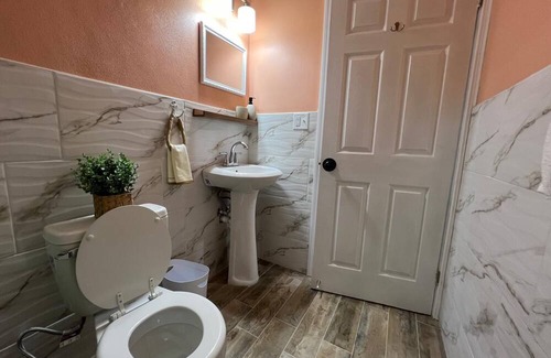 Gambier House | Newly built cozy studio in western Nassau, 3 minutes from airport and beaches