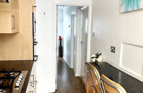 Broad Green House | Cosy Single Room 10 mins from vibrant East Croydon!