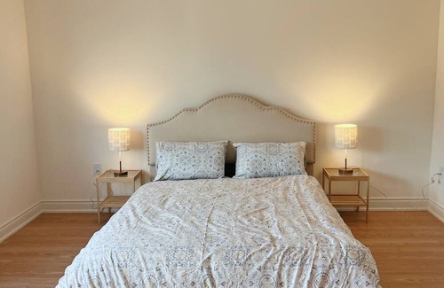 Richmond Hill House | 2 entire bedrooms with 2 private bathrooms