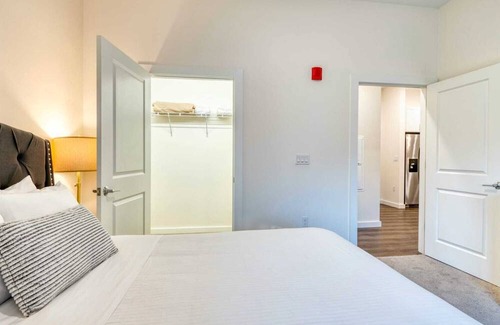 Hingham Apartment | Gorgeous Apt Near Water - COV-2221