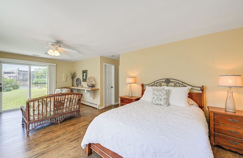 Remsenburg House | Hamptons Retreat w/Private Dock, Kayak & Canoe!