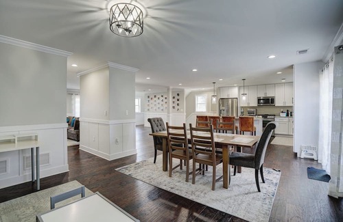 Morgan House | 4-bedroom House with Ocean View near NYC Train, Ferry, Waterfront with WiFi, AC
