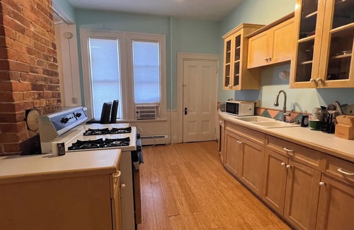 West End Apartment | Perfectly Located Portland Apartment!