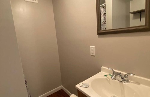 Cedar Hills Cabin | Cozy cabin with 1 bedroom and WiFi, AC in charming Jacksonville