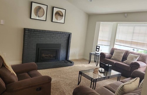 Cathcart House | Quaint 3-bedroom house with WiFi in charming Snohomish
