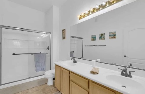 MacDonald Ranch Condo | Urban Elegance: Carnegie, Henderson Hideaway