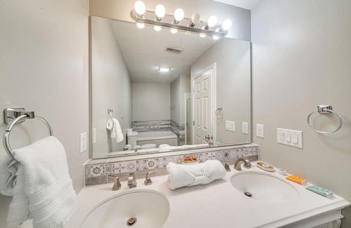 Speed House | Peaceful Jeffersonville Getaway Near Golf Courses!