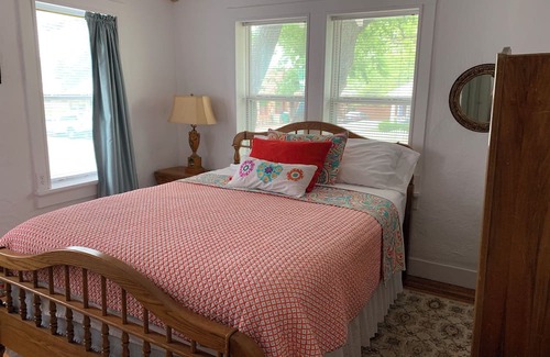 Llano Apartment | Downtown Llano: charming 1/1 corporate apt - WiFi, AC, 1 block from Llano River!