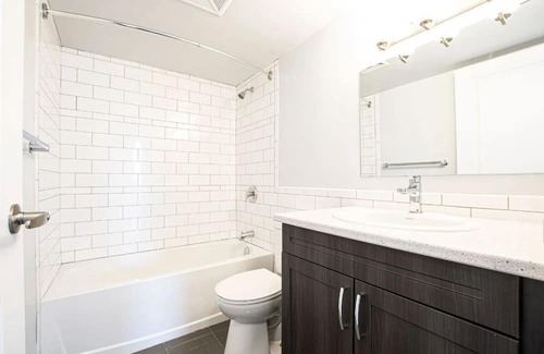 Industrial Park Apartment | Perfect Stay in Ottawa!