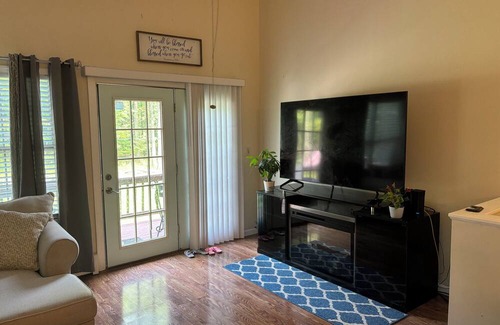 Circleville House | 3BR;2BA home; Middletown NY Sleeps 6; AC;WiFi; Close to Amenities; Peaceful .