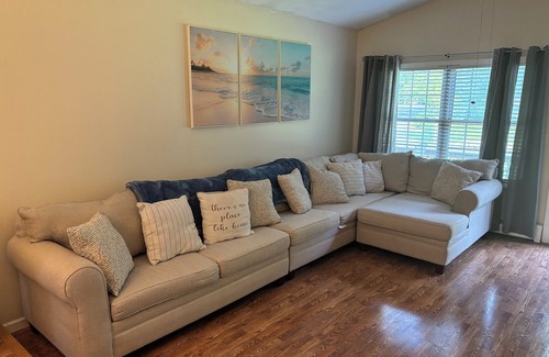 Circleville House | 3BR;2BA home; Middletown NY Sleeps 6; AC;WiFi; Close to Amenities; Peaceful .