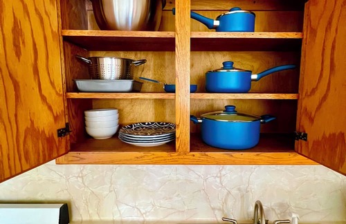 New Roads House | Pointe Breeze Kitchenette #15