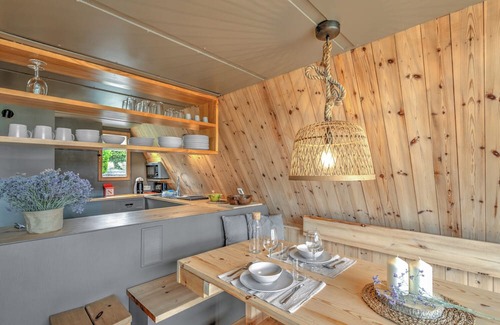 Bolvir House | Holiday Home 'Cabanya Amb Encant' with Mountain View, Terrace and Garden