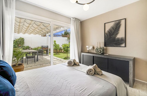 Urbanizacion el Rosario House | Holiday Home 'Casa Bonita' with Mountain View, Wi-Fi and Air Conditioning