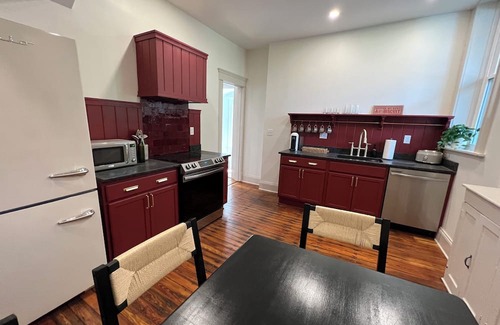 Highlands Apartment | The Nightcap I: NEW private apt in Highlands NULU