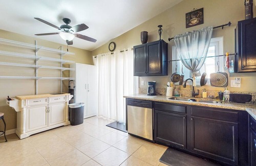 Thermal House | Dog-friendly desert gem with central A/C, WiFi, grill, and washer/dryer