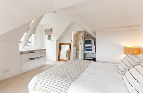 Flushing House | Waterside house with sea views