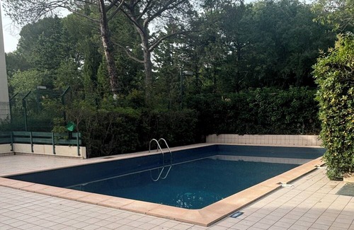 Aiguelongue Apartment | T2 with pool