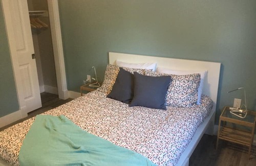 Darnley Cottage | Cosy well equipped Cottage minutes walk to Thundercove Beach.