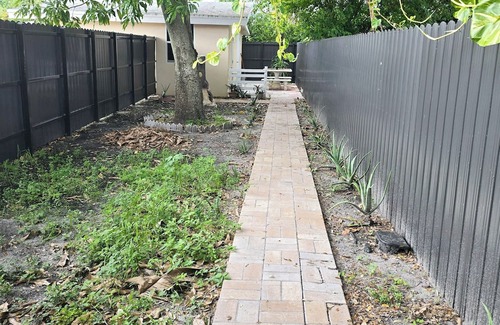 Hialeah Apartment | Cozy 1-bedroom apartment with AC and WiFi in charming Hialeah