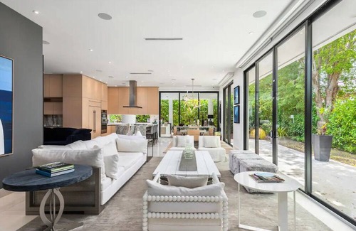 Northeast Miami Villa | Exclusive Villa 'LUXURIA' in Miami's Design District