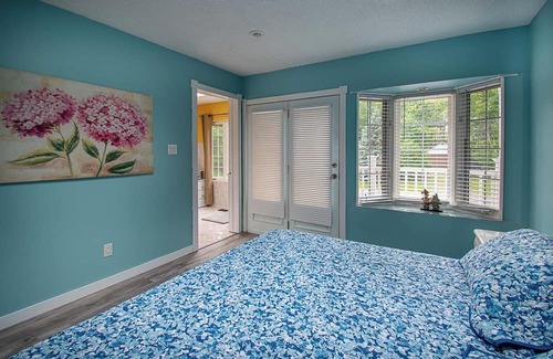 Victoria Harbour Cottage | Robin's Point - Three Bedroom Cottage, Sleeps 6
