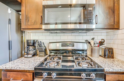 Donnelly House | Charming Donnelly Home - 1 Mi to Lake Cascade!