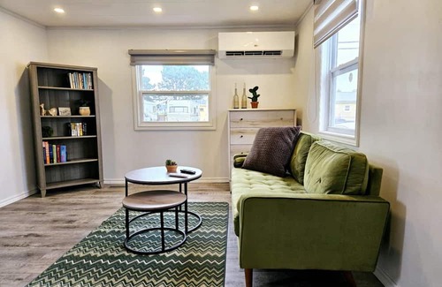 Linkletter House | 2 bd/1 ba, Tons of Amenities, TV