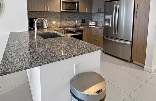 Doral Condo | 2B/2B Doral Oasis: Spacious Escape