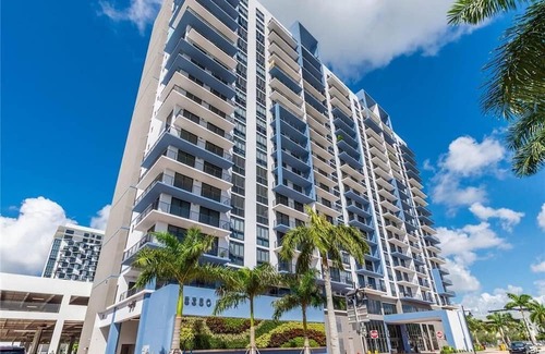 Doral Condo | Modern Comfort: Doral 2BR Serenity