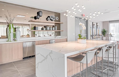 Doral Condo | Modern Comfort: Doral 2BR Serenity
