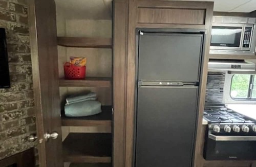 Clarksville House | Cozy Camper at Bear Creek