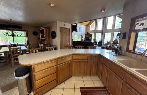 Garden Valley House | Unwind in our geothermal pool retreat! Frepit, horseshoe pits, sleeps 10, and WiFi.