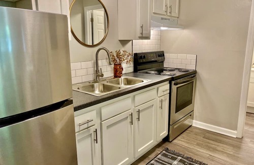 Beech Grove Apartment | Newly Remodeled Furnished Apts - 1 bed