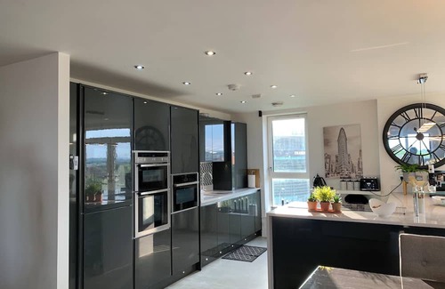 Derby Apartment | Luxury Entire City Penthouse with Hot Tub on roof terrace
