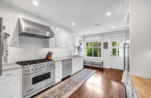 Fox Point House | Beautiful Home on Lake Michigan in Fox Point with Pool.