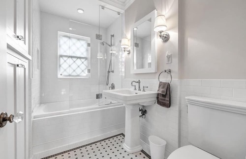 Fox Point House | Beautiful Home on Lake Michigan in Fox Point with Pool.