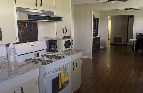 New Iberia Villa | Spacious one level brick home. Only minutes to Historical downtown New Iberia.