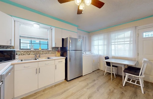 Fort Morgan Pines House | Cozy home across from the beach w/sunrise and sunset views