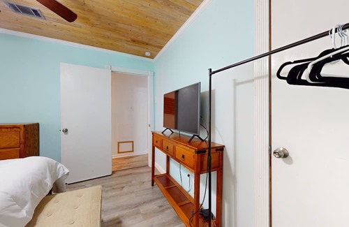 Fort Morgan Pines House | Cozy home across from the beach w/sunrise and sunset views