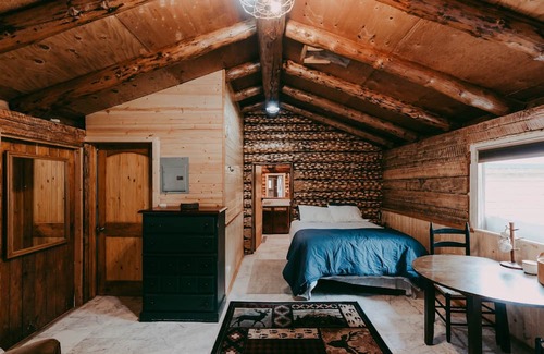 Trapper Creek Apartment | Bunker Lodge Apartment-HCRL
