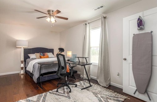 Dacula House | Luxurious Suite with 5-Star Amenities and Prime Location!