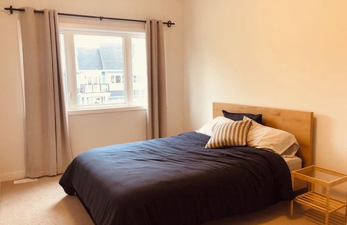 Wellington House | Modern, spacious and new home in Wellington - walking distance to all amenities!