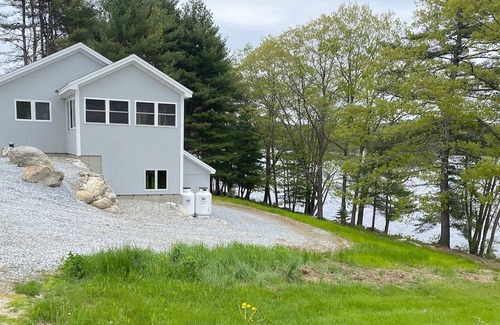 Newcastle House | Stafford Circle Cottage- Enjoy peaceful views of Damariscotta Lake