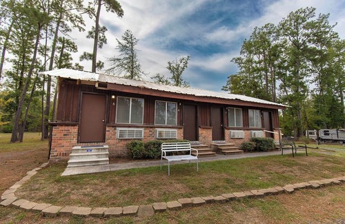 Dry Creek Cabin | Nature's Embrace: Your Cabin Oasis at Bundick Lake Retreat