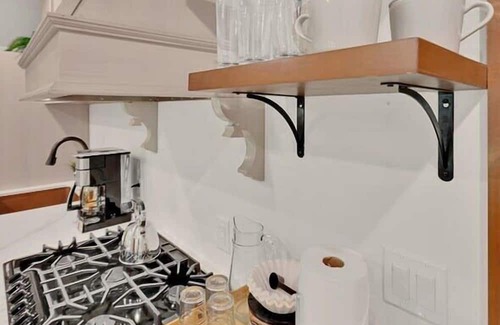 Waco Villa | New Spacious Farm Retreat - The Cocoa Suite