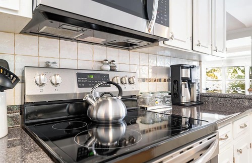 Inman House | Enjoy our Lake Bowen Camp