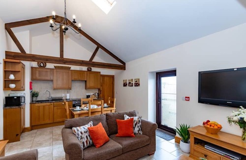 Loxton House | Pass the Keys | Somerset Two Bedroom South Hill Cottage
